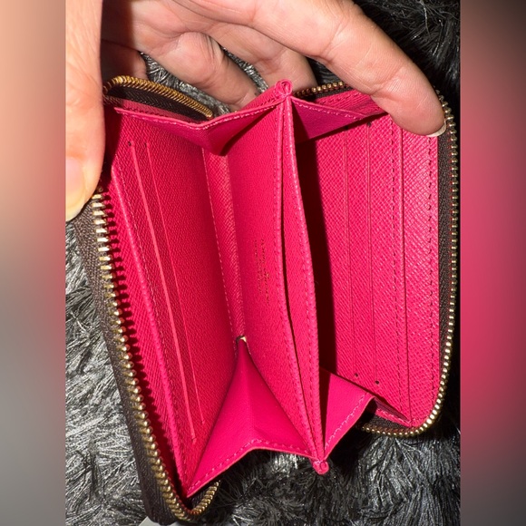 Louis Vuitton zippy coin wallet christmas edition - NEW WITH TAGS - Picture 3 of 4